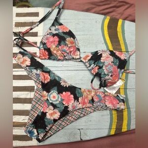 New Reversible O’Neil bikini set!